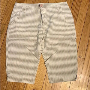 Junior’s Mossimo striped shorts size 7